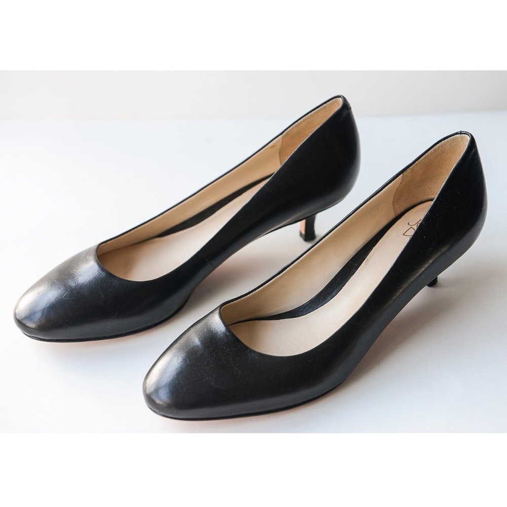 Joan and David Women Shoes, size 6. Brand New.